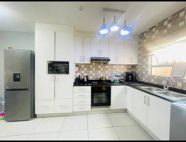 2 BEDROOM APARTMENT FOR SALE IN GREENWOOD PARK